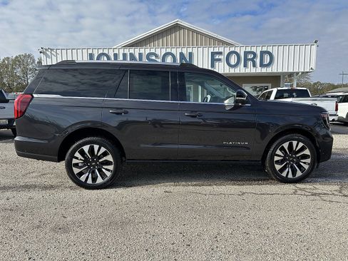 New 2025 Ford Expedition Platinum w/ Driver's Package image 2
