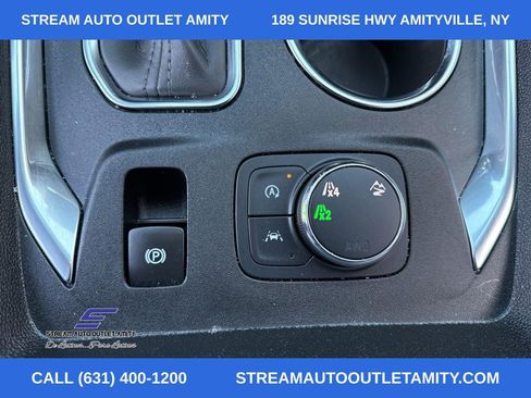 Used 2023 Chevrolet Traverse LT image 40