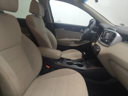 Used 2017 Kia Sorento AWD image 21