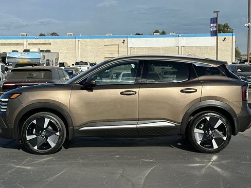 Used 2025 Nissan Kicks SR w/ SR Premium Package AWD/4WD image 6