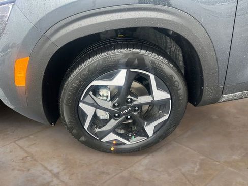 New 2026 Kia Seltos S FWD image 14