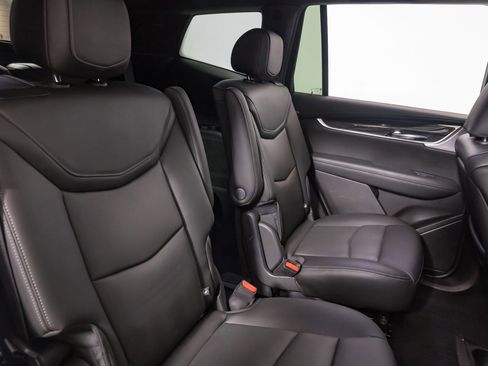 Used 2024 Cadillac XT6 Sport w/ Technology Package image 31