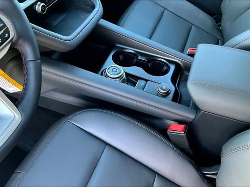 New 2026 Ford Explorer Active w/ Active Comfort Package image 7