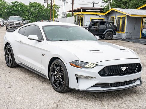 Used 2020 Ford Mustang GT Premium RWD image 3