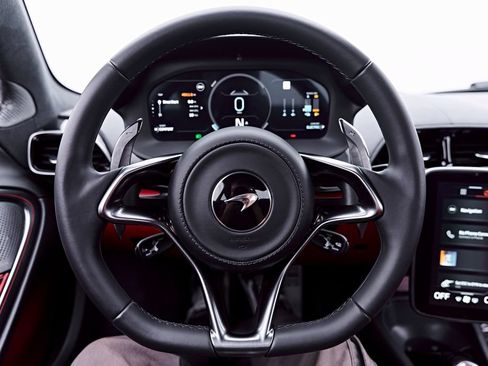 Used 2024 McLaren Artura RWD image 64