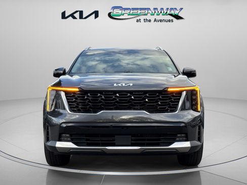 Certified 2025 Kia Sorento EX AWD/4WD image 3