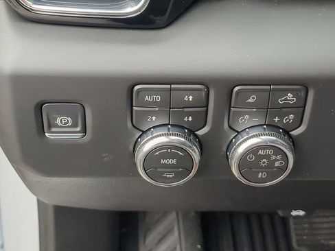 New 2026 GMC Sierra 3500 Denali Ultimate w/ LPO, Black Badging Package image 26