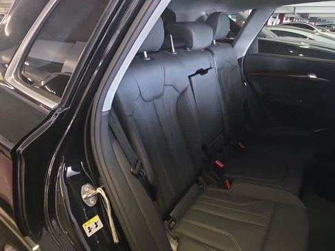 Used 2024 Audi Q5 e Premium AWD/4WD image 10