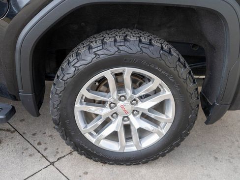 Used 2022 GMC Sierra 1500 SLT w/ SLT Premium Plus Package AWD/4WD image 31