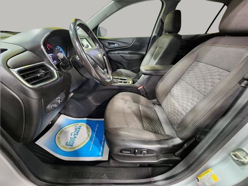 Used 2018 Chevrolet Equinox LT image 12