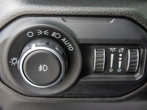 Used 2020 Jeep Wrangler Unlimited Sahara AWD/4WD image 34