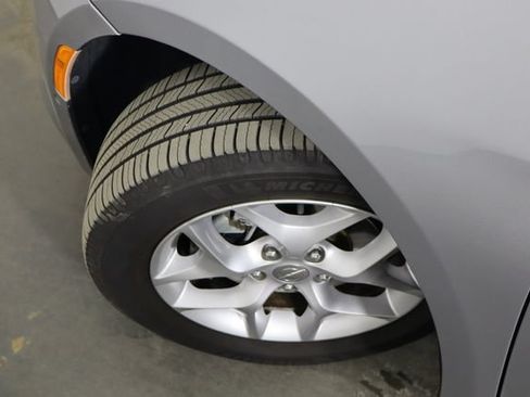 Used 2019 Chrysler Pacifica Touring-L Plus w/ Advanced Safetytec Group FWD image 43