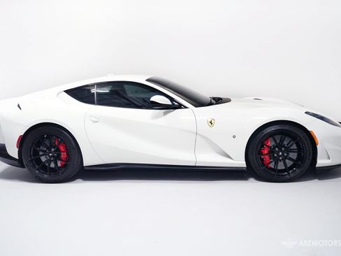Used 2019 Ferrari 812 Superfast RWD image 3