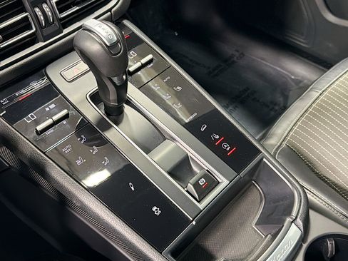 Certified 2023 Porsche Macan Turbo AWD/4WD image 28