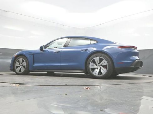 Used 2022 Porsche Taycan 4S image 39