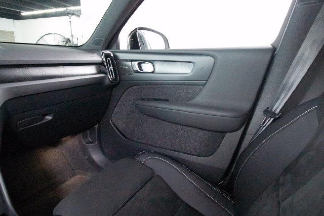 Used 2023 Volvo XC40 Recharge Ultimate w/ Protection Package Premier AWD/4WD image 11