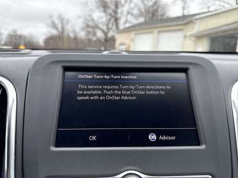 Used 2021 Chevrolet Equinox LS image 3