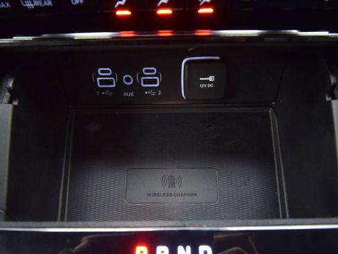 Used 2023 Jeep Grand Cherokee L Limited w/ Luxury Tech Group II image 30