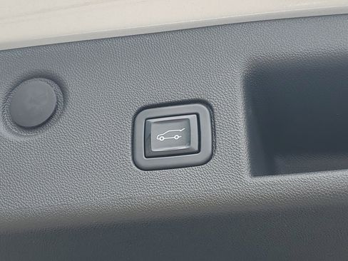 Used 2022 Chevrolet Equinox LT FWD image 26