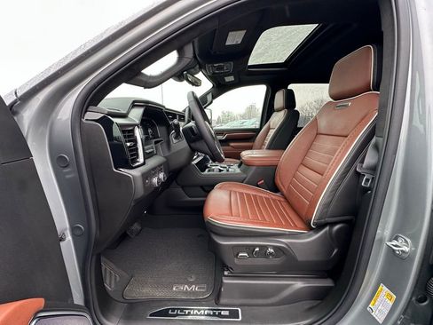 Used 2025 GMC Sierra 3500 Denali Ultimate image 12