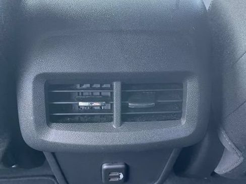 Used 2024 GMC Terrain SLE w/ Driver Convenience Package FWD image 13
