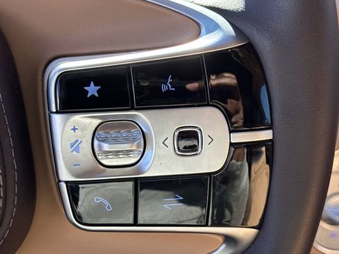 Used 2025 Genesis G90 3.5T image 26