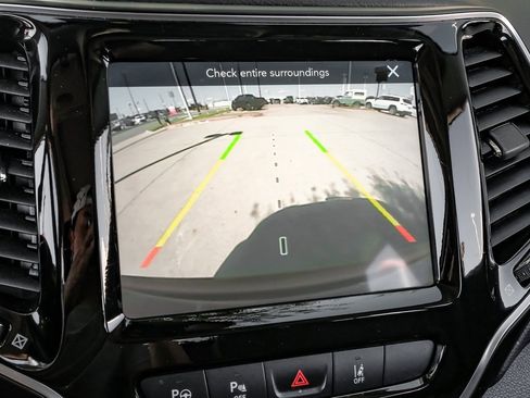 Used 2021 Jeep Cherokee Limited w/ Mopar Interior Package image 31