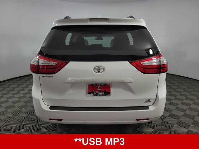 Used 2018 Toyota Sienna LE AWD/4WD image 7
