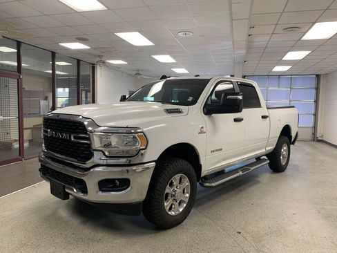 Used 2024 RAM 2500 Big Horn AWD/4WD image 2