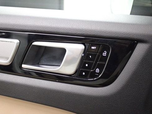 Certified 2019 Porsche Cayenne E-Hybrid image 18