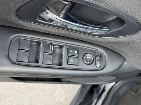 Used 2021 Honda HR-V LX image 14