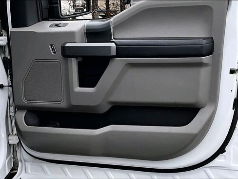 Used 2016 Ford F150 XLT w/ Equipment Group 302A Luxury image 21