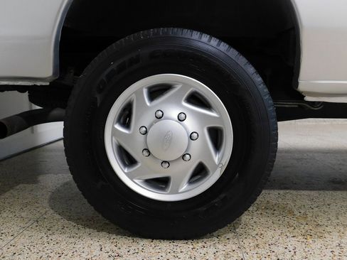 Used 2014 Ford E-250 and Econoline 250 w/ Power Group image 70