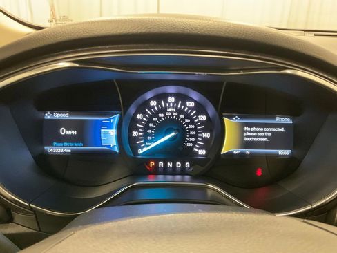 Used 2018 Ford Fusion Titanium image 14