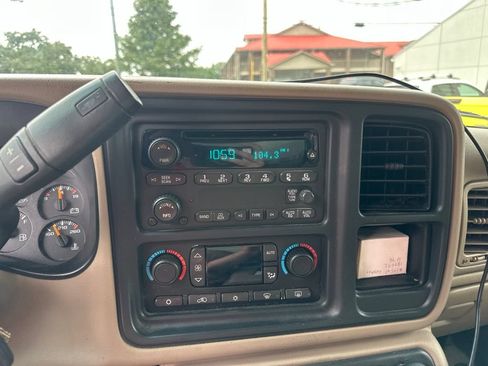 Used 2006 Chevrolet Silverado 2500 LT w/ Heavy-Duty Power Package RWD image 7