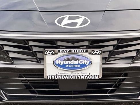 Used 2024 Hyundai Elantra SEL w/ Convenience Package image 11