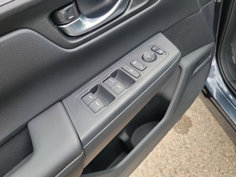 Used 2026 Honda CR-V LX image 14