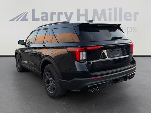 Used 2025 Ford Explorer ST AWD/4WD image 3