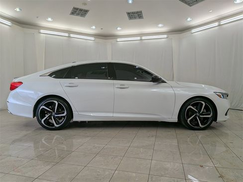 Used 2021 Honda Accord Sport Special Edition image 11