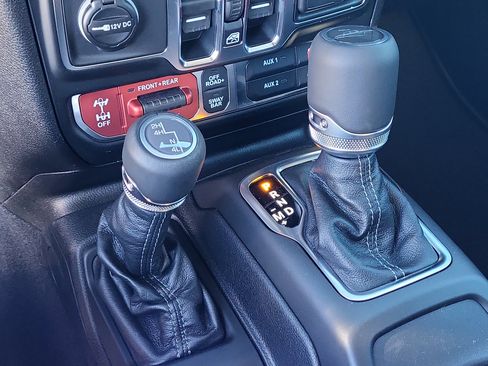 New 2026 Jeep Gladiator Rubicon w/ Safety Group image 16