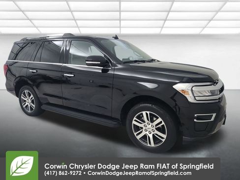 Used 2024 Ford Expedition Limited image 2
