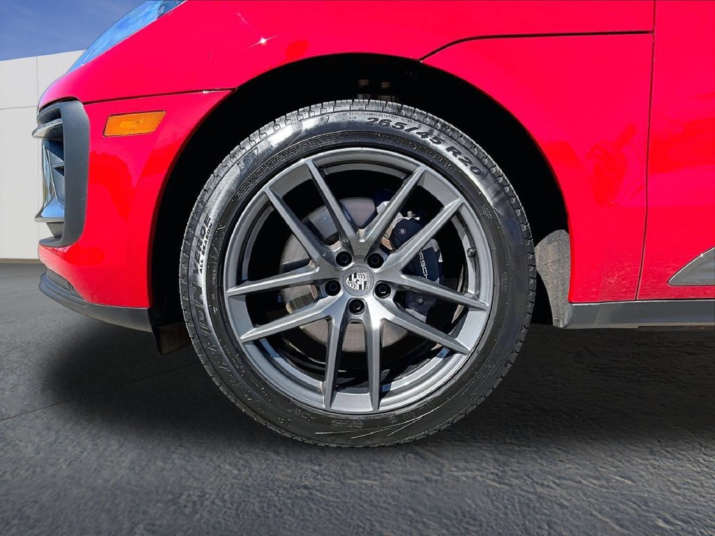 Certified 2026 Porsche Macan AWD/4WD image 11