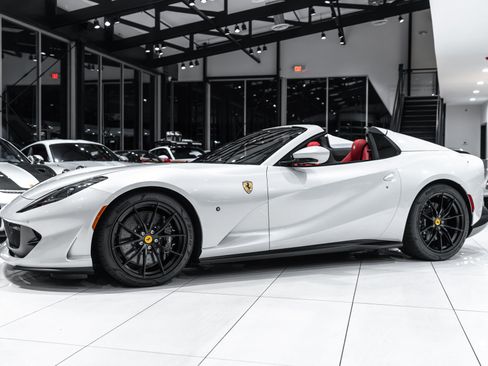 Used 2023 Ferrari 812 GTS RWD image 2