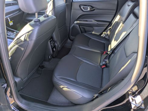 New 2026 Jeep Compass Latitude AWD/4WD image 22