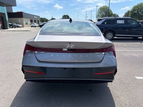 Certified 2025 Hyundai Elantra SEL FWD image 7