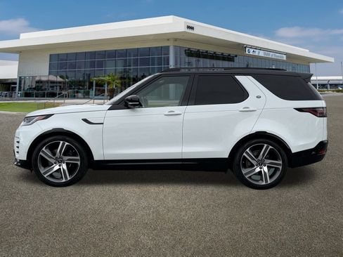 Used 2023 Land Rover Discovery Metropolitan Edition image 6