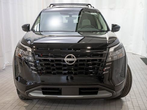 New 2026 Nissan Pathfinder SL w/ SL Premium Package image 2