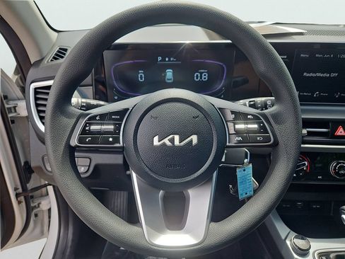 Certified 2025 Kia Seltos LX AWD/4WD image 23