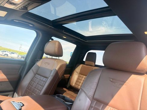 Used 2021 Nissan Titan Platinum Reserve w/ Moonroof Package AWD/4WD image 10
