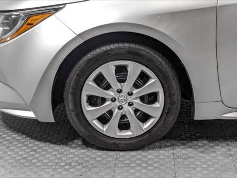 Used 2022 Toyota Corolla LE image 35